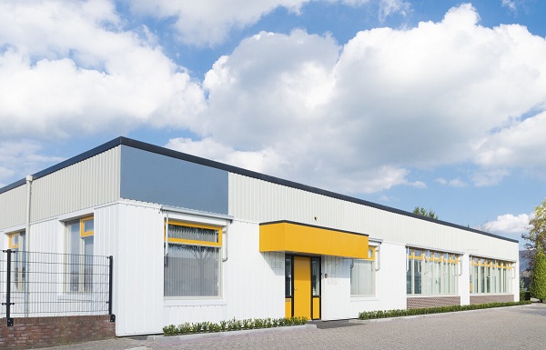  工業廠房為什么都選用鋼結構彩鋼板廠房？